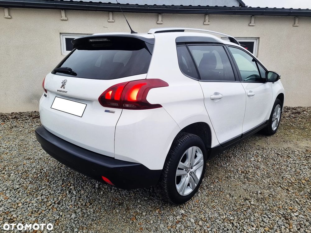 Peugeot 2008 1.2 Pure Tech Style S&S - 4