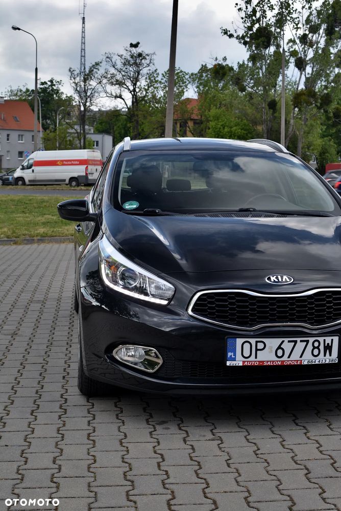 Kia Ceed 1.6 GDI Dream Team Edition - 12