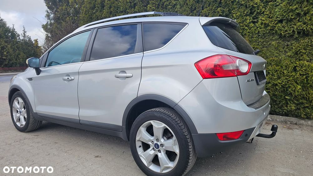 Ford Kuga 2.0 TDCi 2x4 Titanium - 12