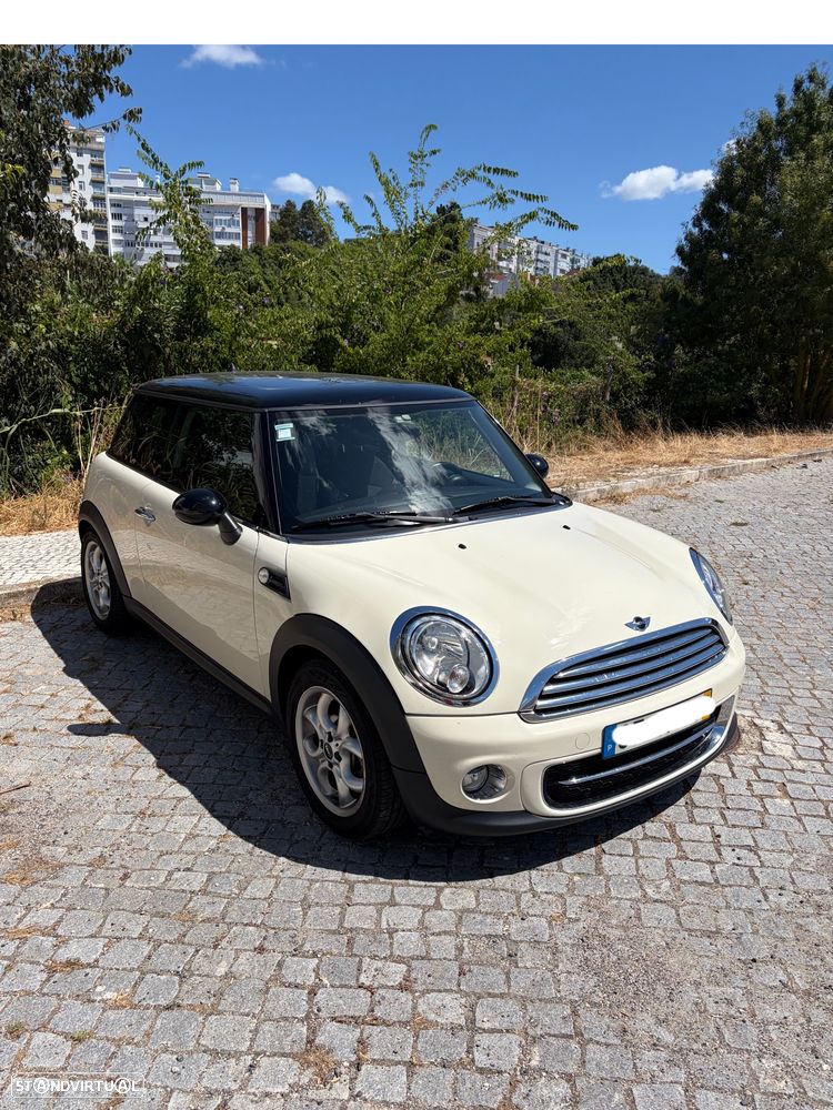 MINI 3 Portas Cooper D - 1