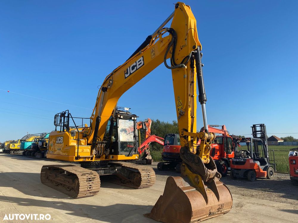 JCB 220X LC Excavator - 4