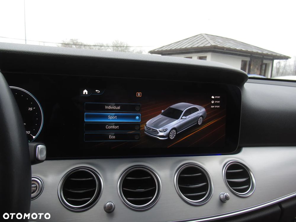 Mercedes-Benz Klasa E 220 d 4-Matic AMG - 25