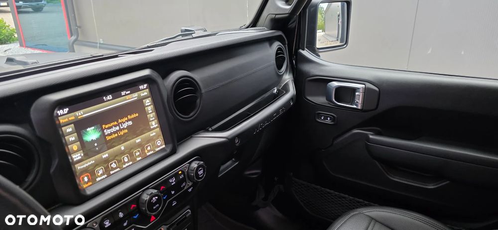 Jeep Wrangler - 24