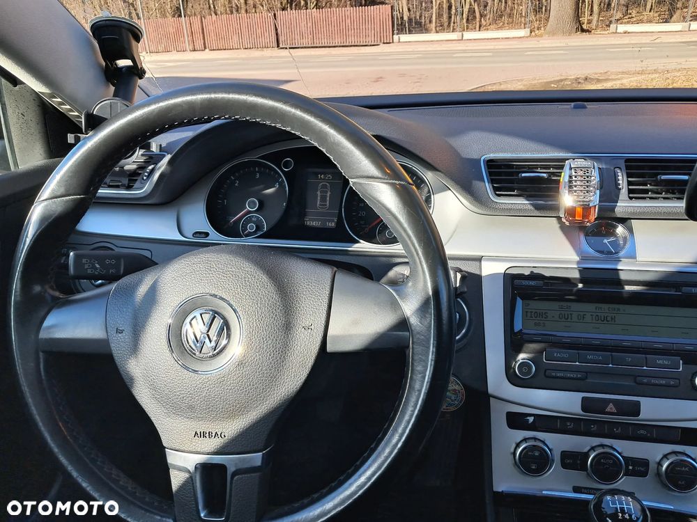 Volkswagen Passat 1.6 TDI Comfortline - 1