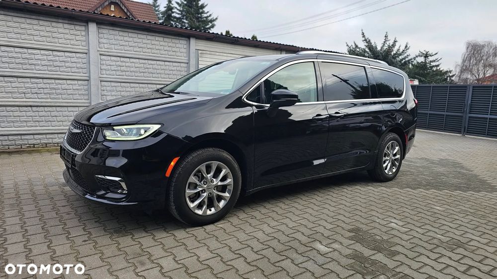 Chrysler Pacifica - 4
