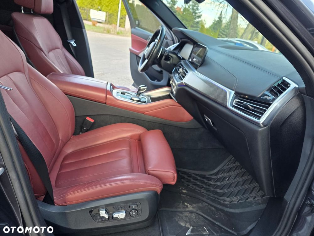 BMW X6 M50i - 19