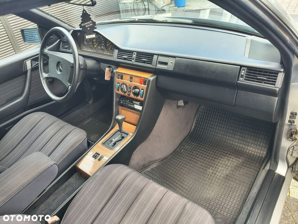 Mercedes-Benz W124 (1984-1993) - 12