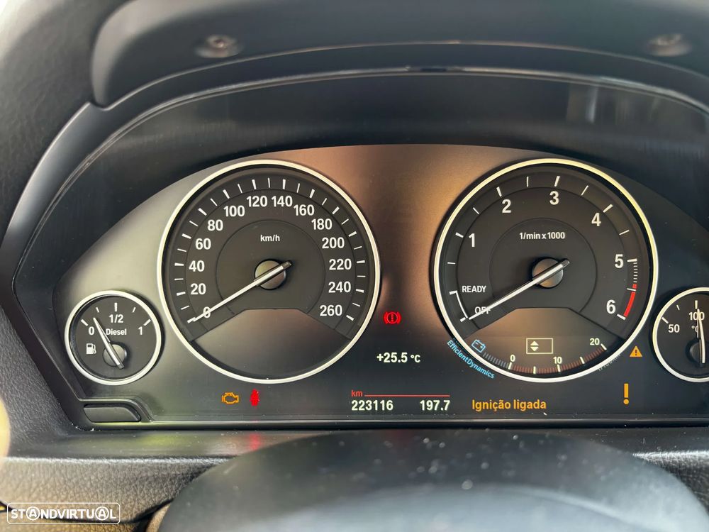 BMW 320 d xDrive Luxury Line - 9