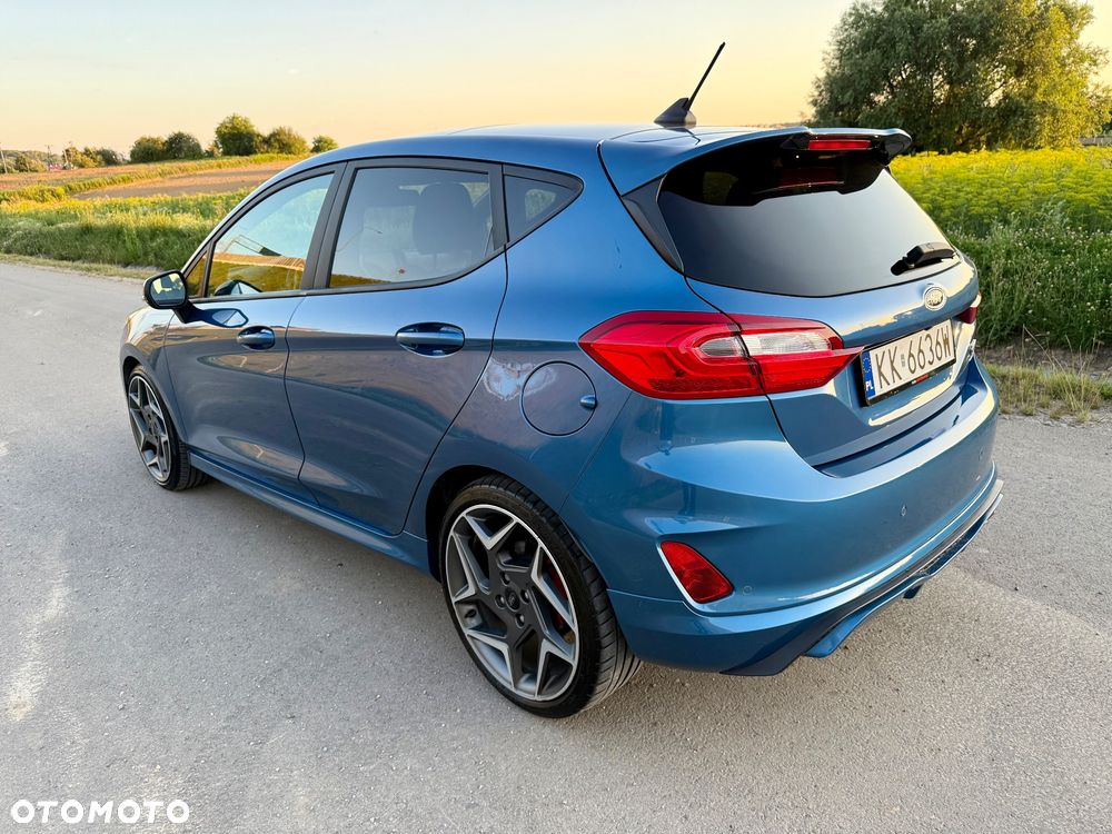 Ford Fiesta - 12