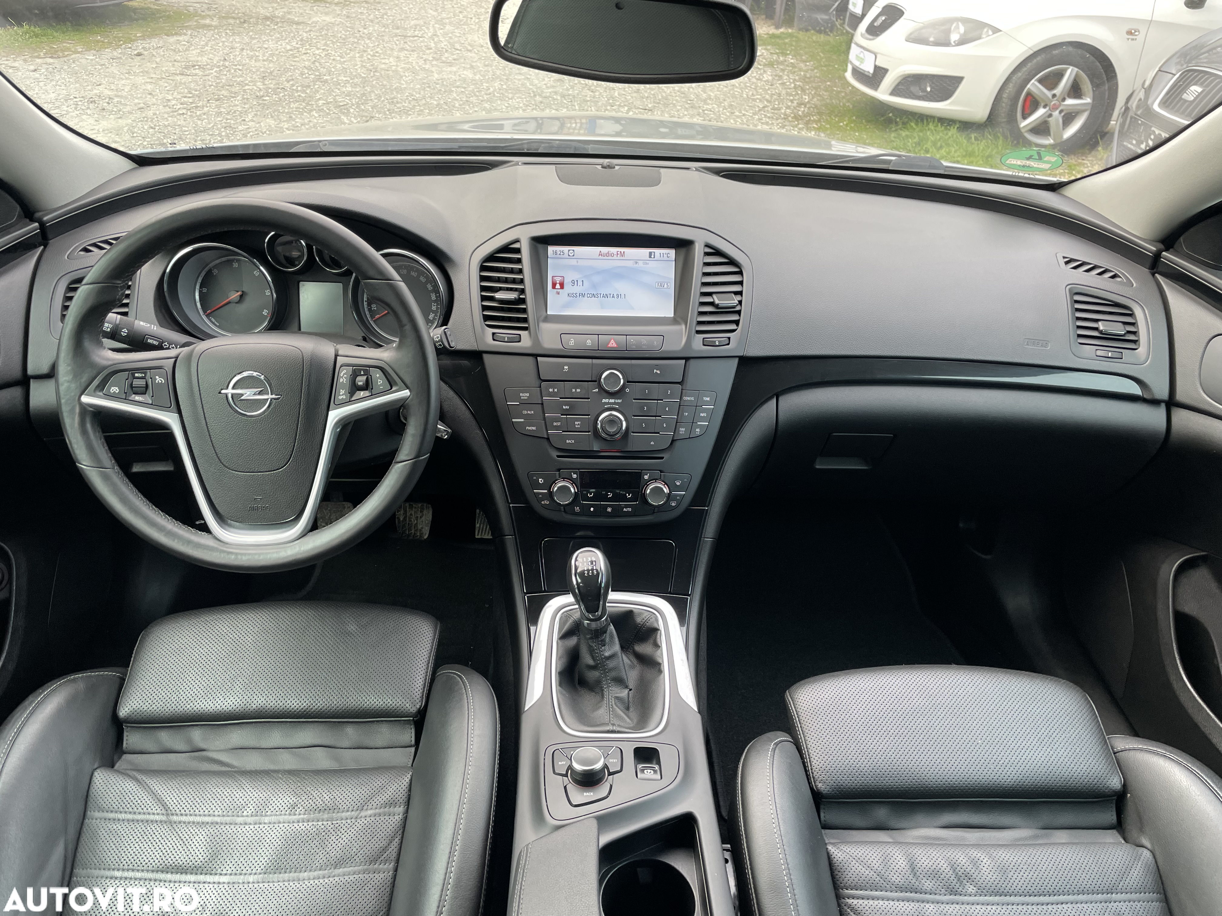Opel Insignia 2.0 CDTI Sports Tourer - 9