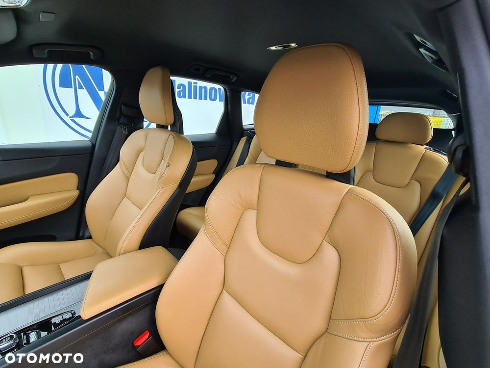 Volvo XC 60 D5 AWD Inscription - 22