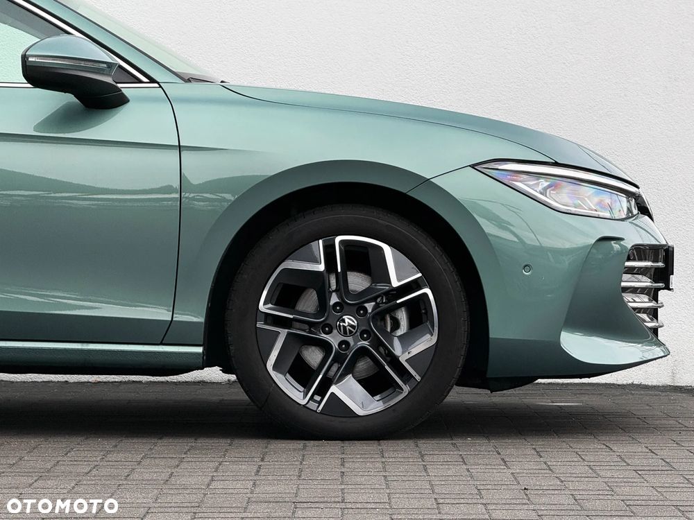 Volkswagen Passat Variant 2.0 TDI SCR DSG Elegance - 4