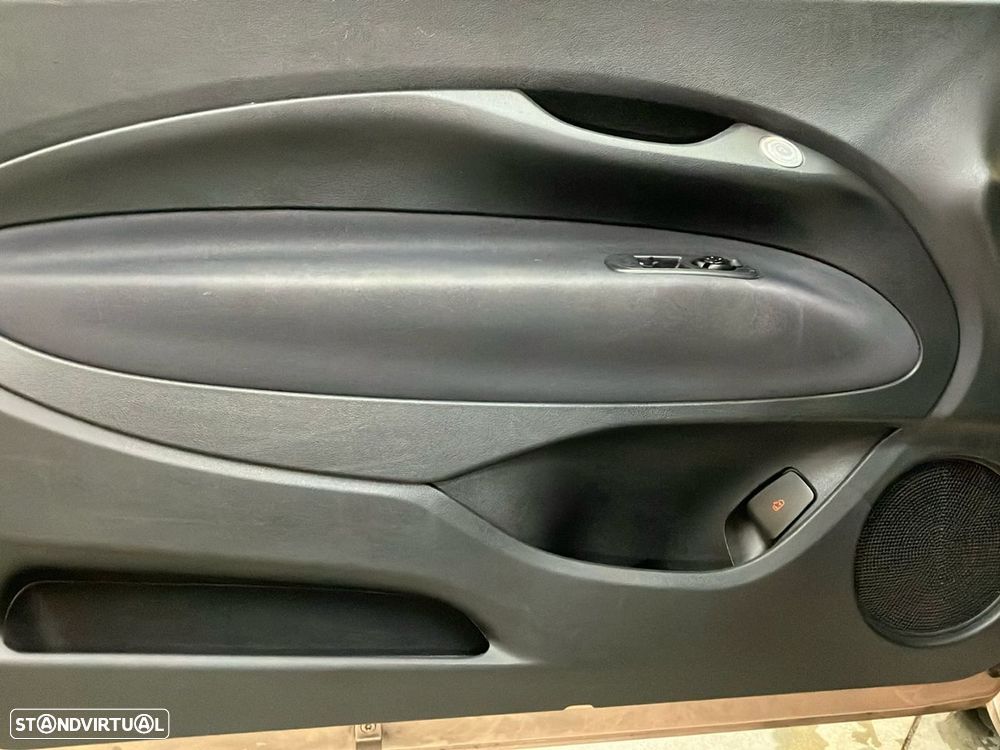 Fiat 500e 42 kWh Icon — fotografia 20