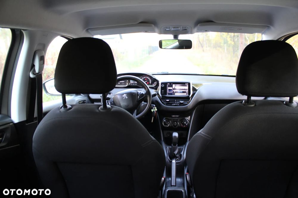 Peugeot 208 - 14