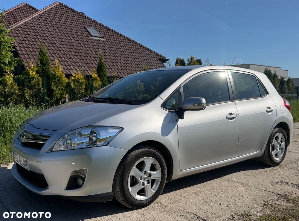 Toyota Auris 1.8 HSD Sol - 1