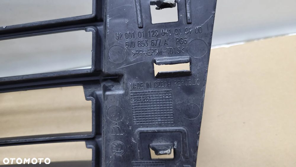 SKODA FABIA III 2014- ATRAPA KRATKA POD RADAR ZDERZAKA PRZÓD 6V0853677A - 3