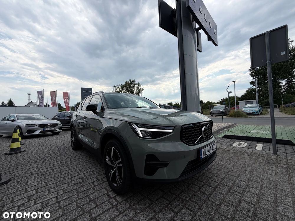 Volvo XC 40 B3 Plus Dark - 4