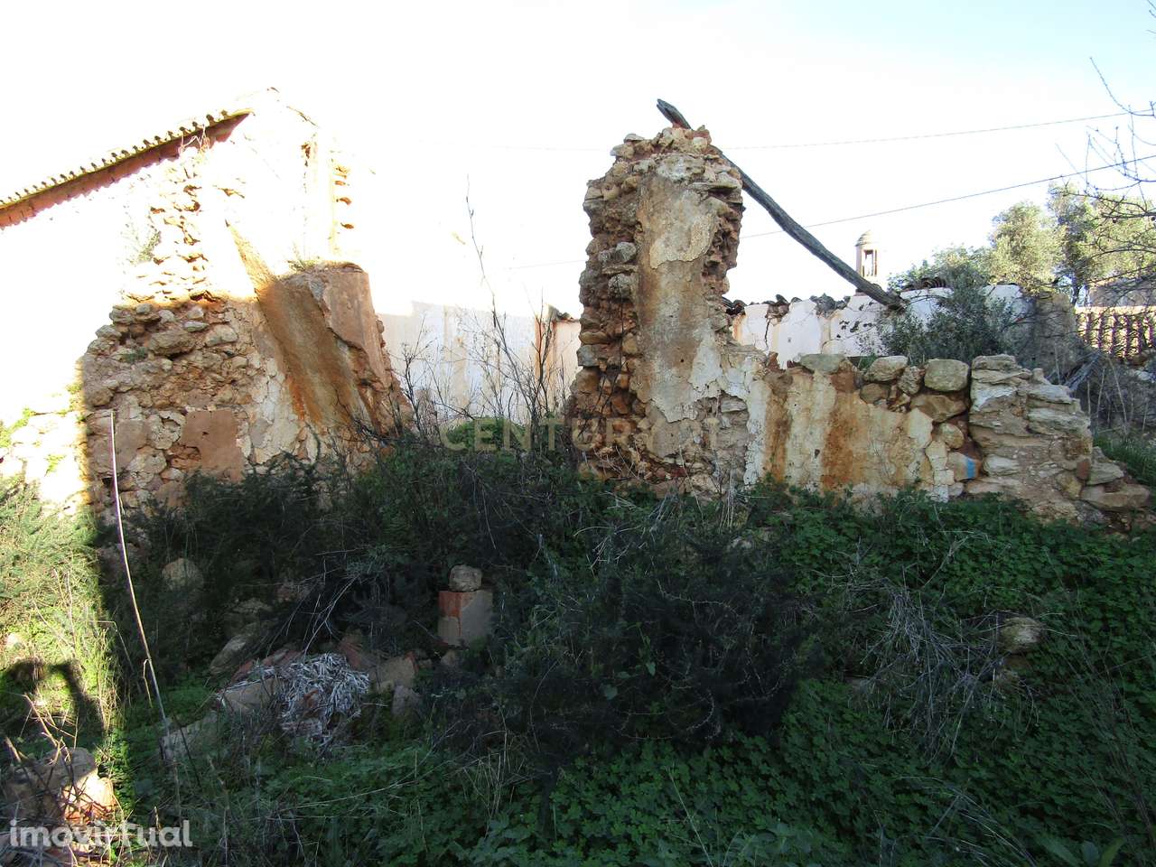 Moradia para reconstruir - Grande imagem: 4/6