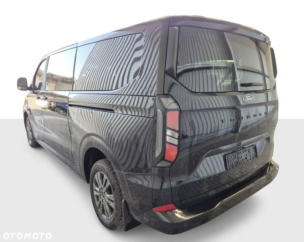 Ford Tourneo Custom - 1