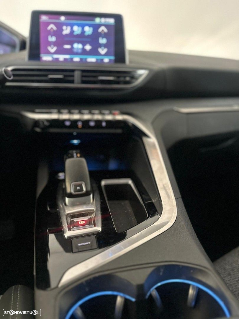 Peugeot 3008 1.2 PureTech Allure EAT8 - 10