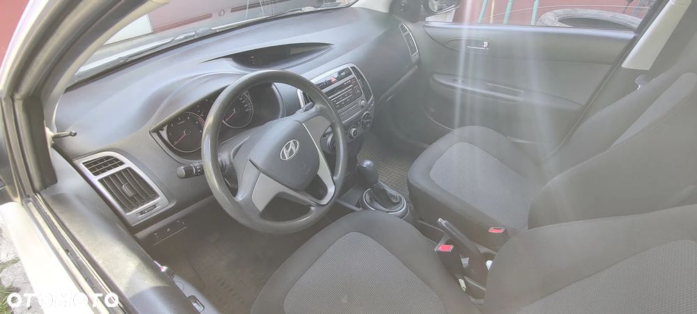 Hyundai i20 1.1 CRDi Style - 6