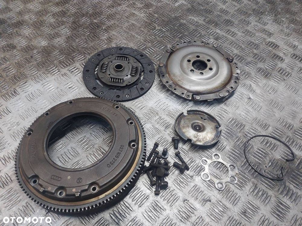 SPRZĘGŁO TARCZA + KOŁO ZAMACHOWE BORA I 1.6 16V - 1