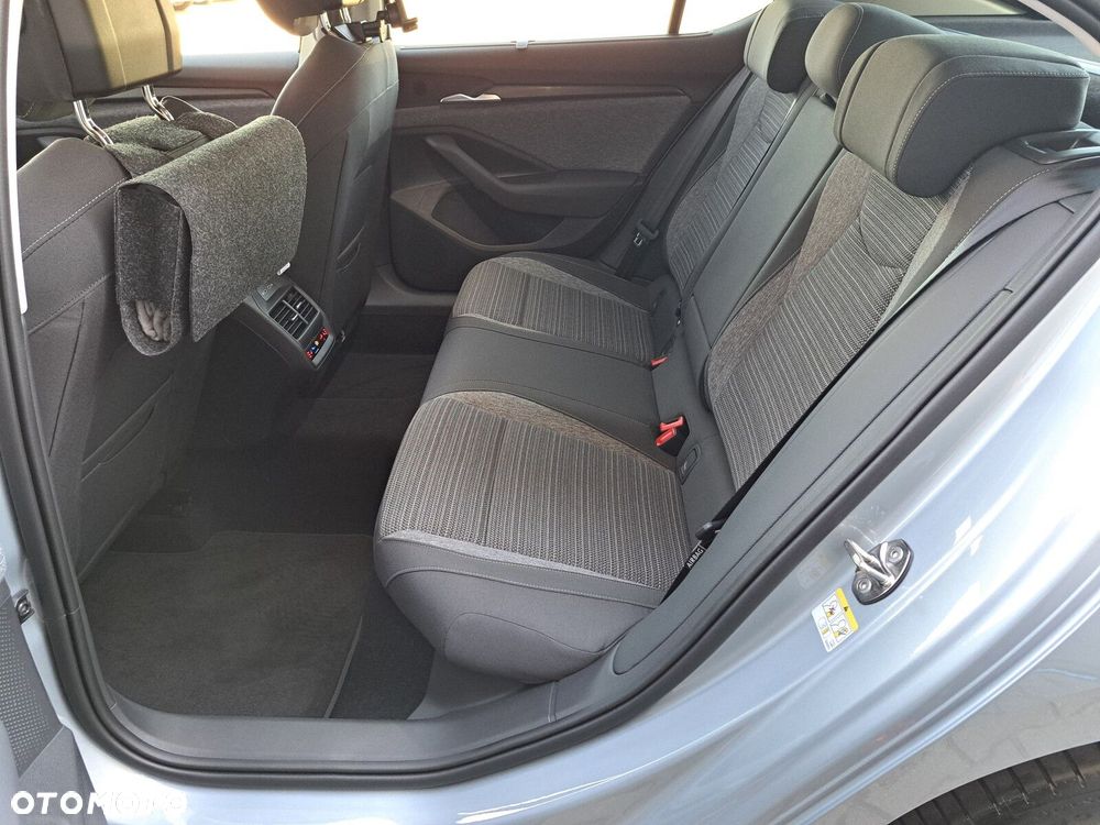 Skoda Superb 2.0 TSI Selection DSG - 27