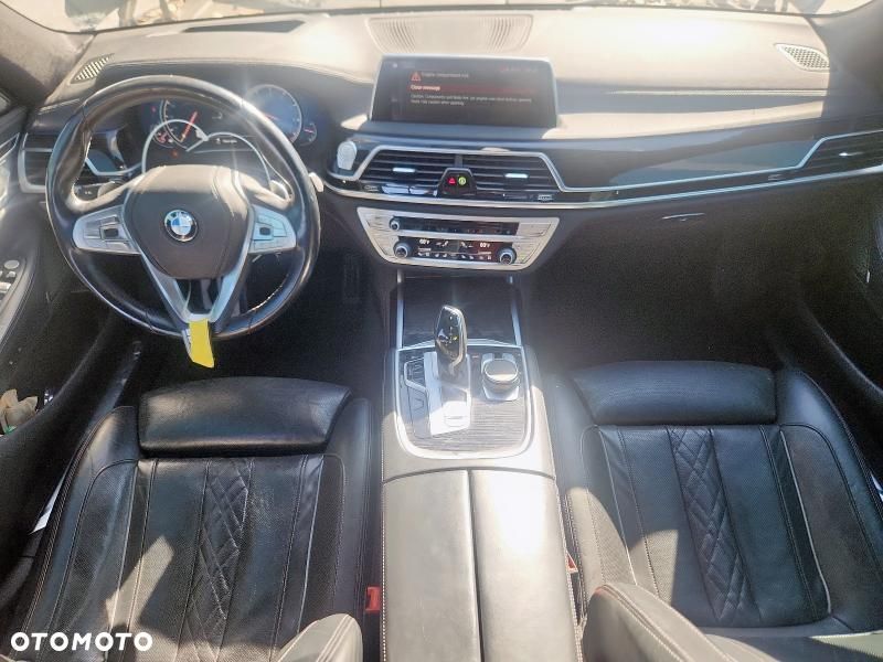 BMW Seria 7 750i xDrive - 8