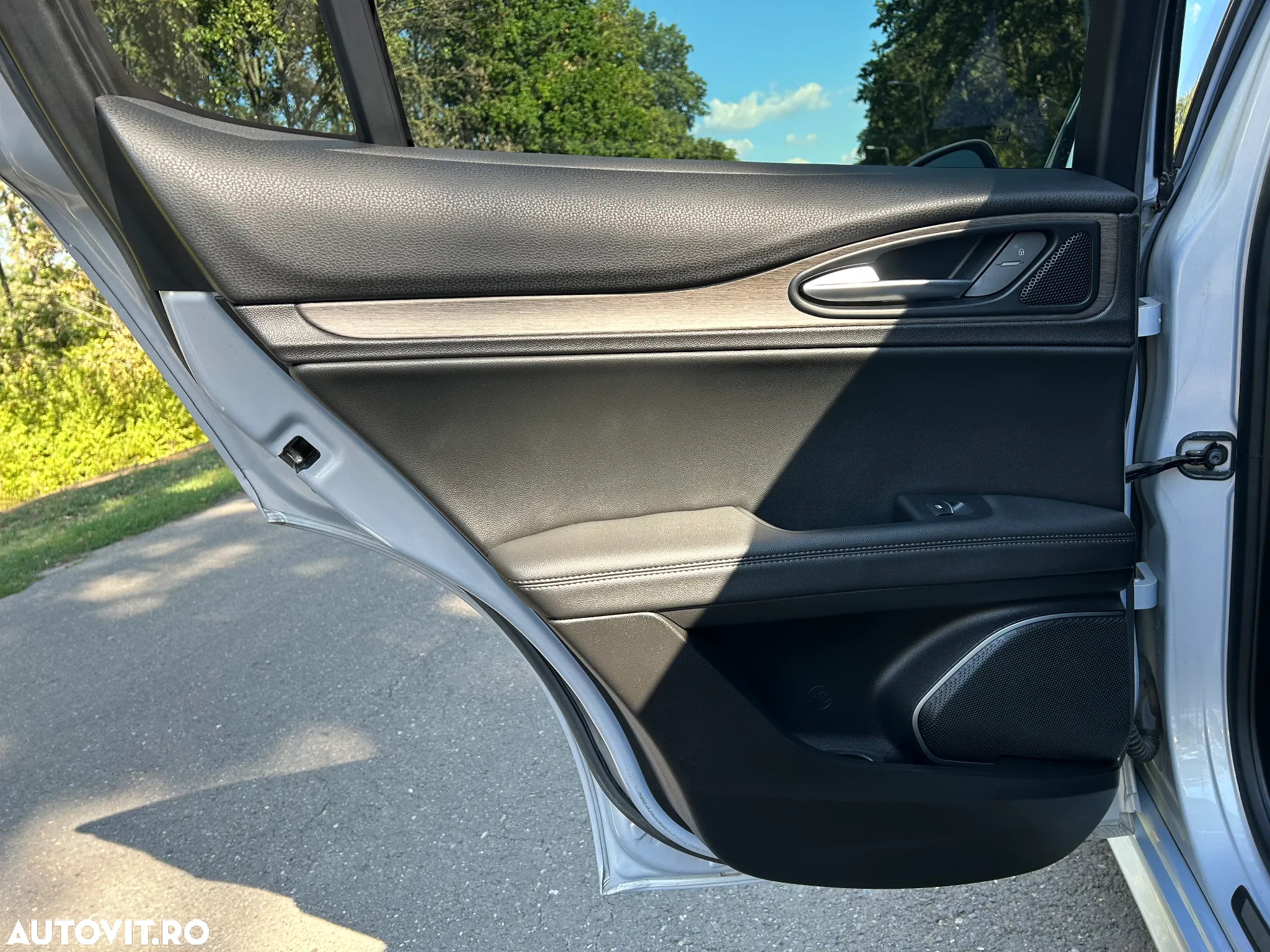 Alfa Romeo Stelvio 2.0 Turbo 16V AT8-Q4 Veloce Ti - 16