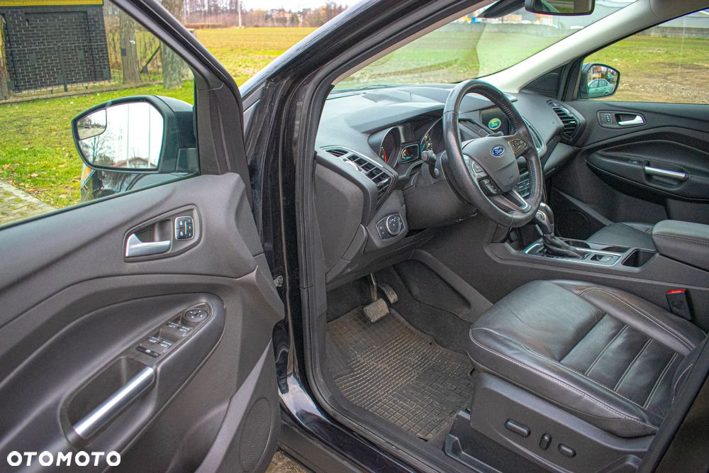 Ford Escape 2.0 EcoBoost AWD Titanium - 14