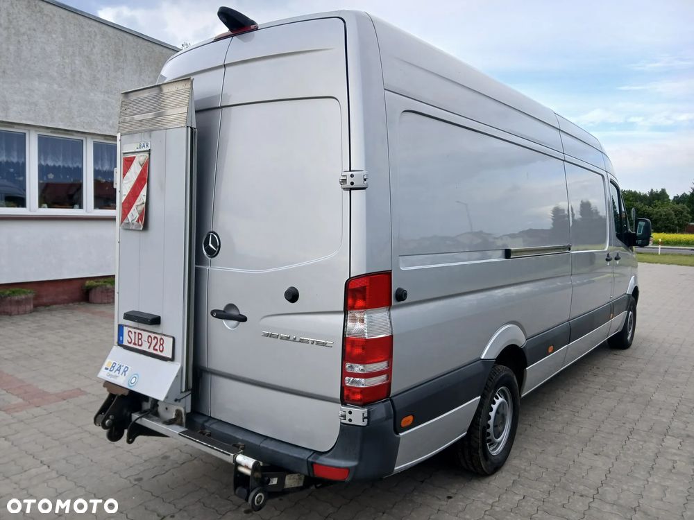 Mercedes-Benz Sprinter - 4