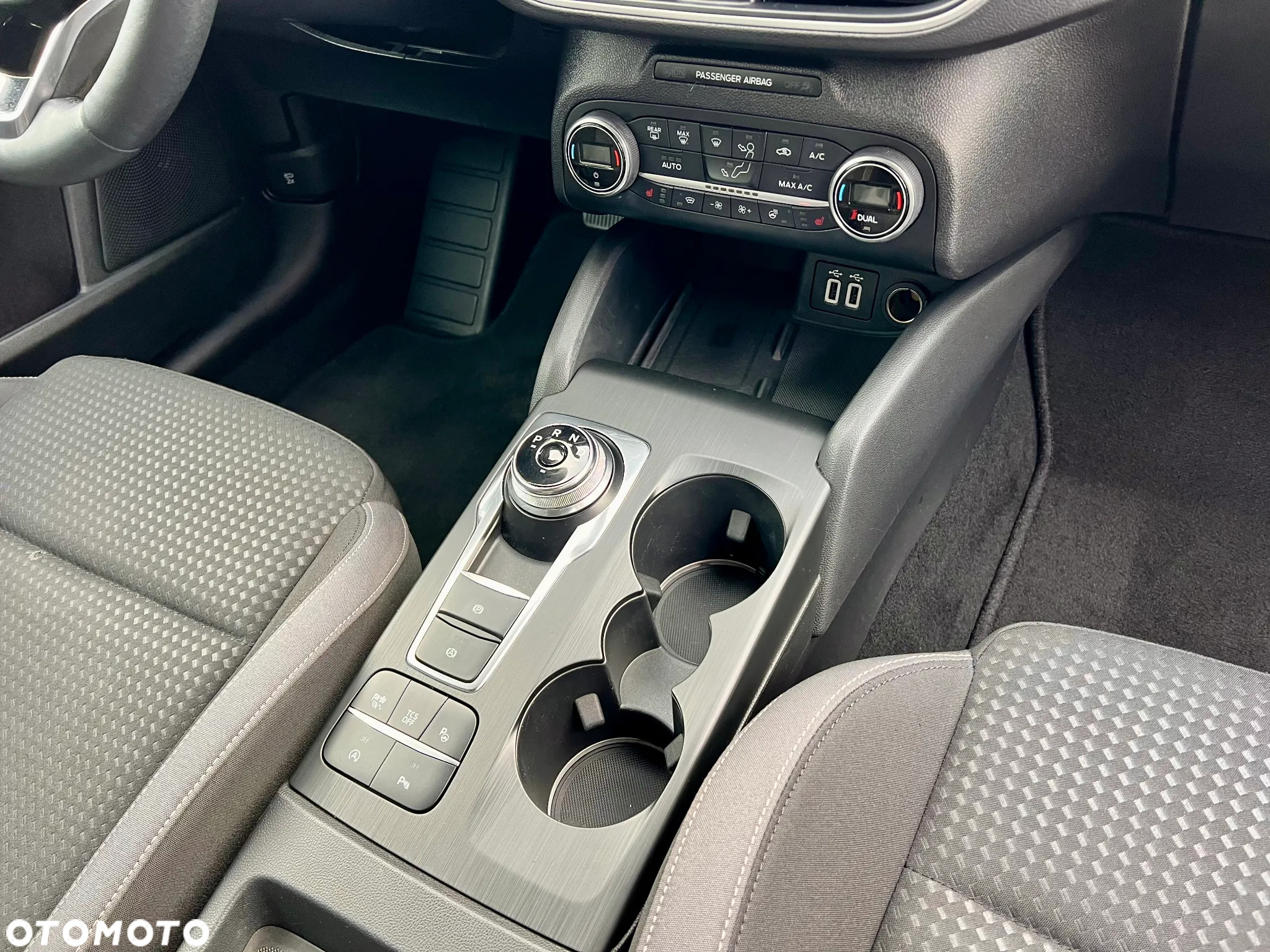 Ford Focus Turnier 1.5 EcoBlue Start-Stopp-System TITANIUM DESIGN - 31