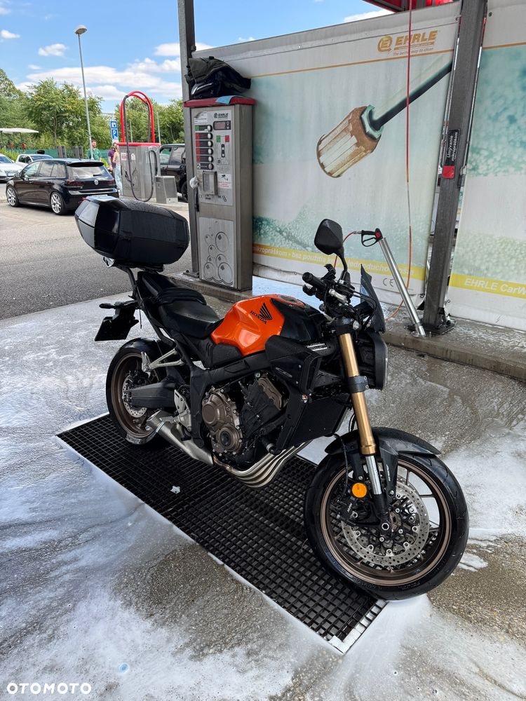 Honda CB - 1