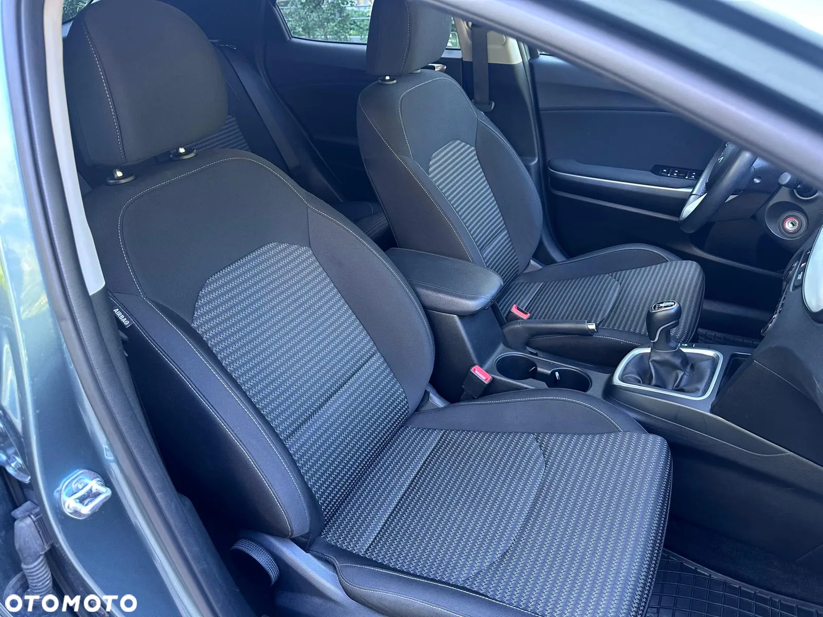 Kia XCeed 1.5 T-GDI M - 12
