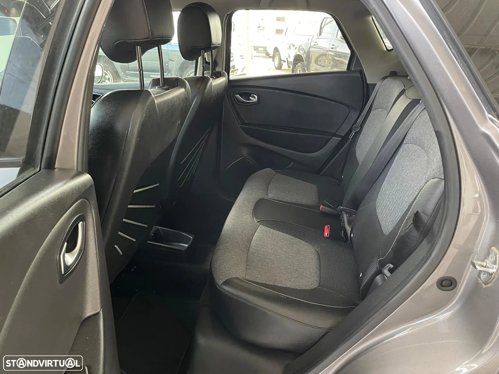 Renault Captur 1.3 TCe Exclusive - 35