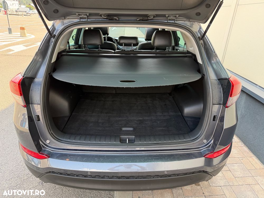 Hyundai Tucson blue 1.7 CRDi 2WD Intro Edition - 21