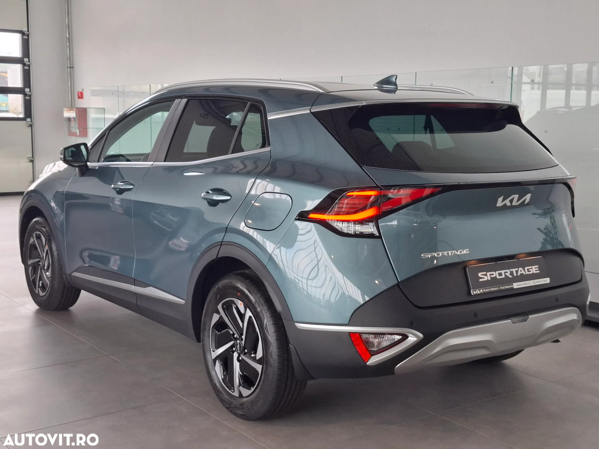 Kia Sportage 1.6 T-GDI 7DCT HP 4x4 MHEV Style - 3