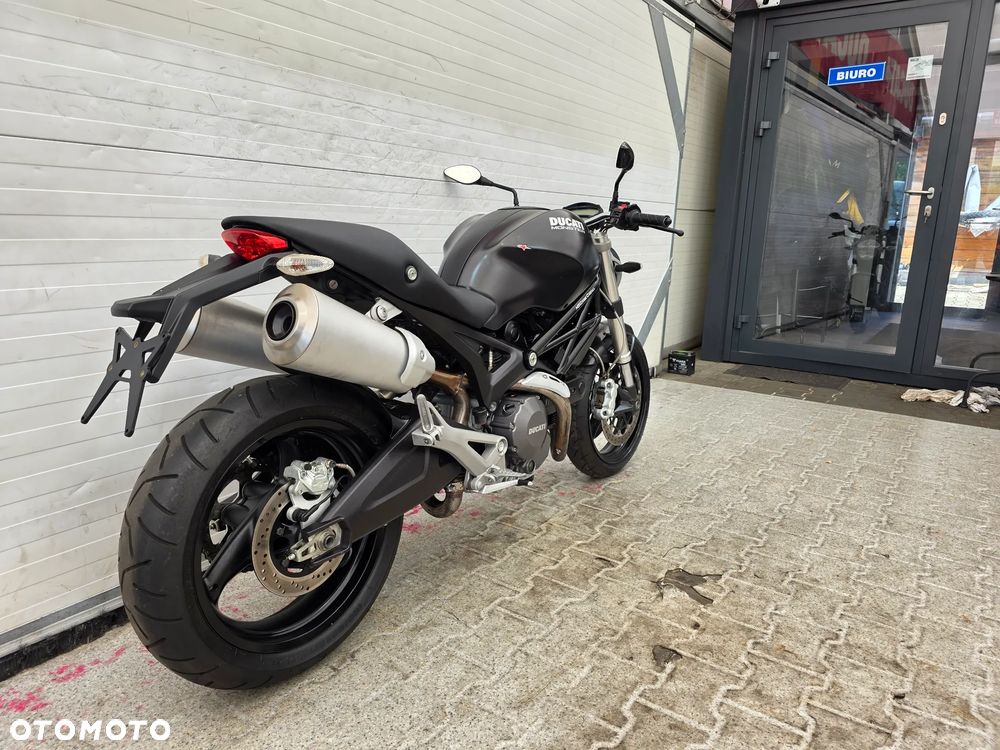 Ducati Monster - 11