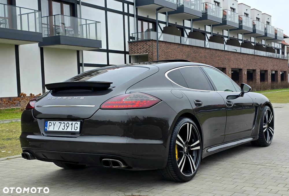 Porsche Panamera 4S PDK - 23