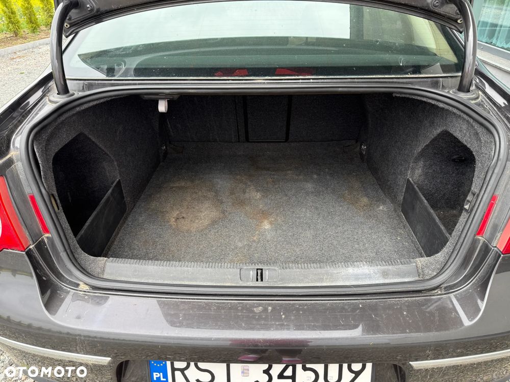 Volkswagen Passat 2.0 TDI DPF Highline - 20