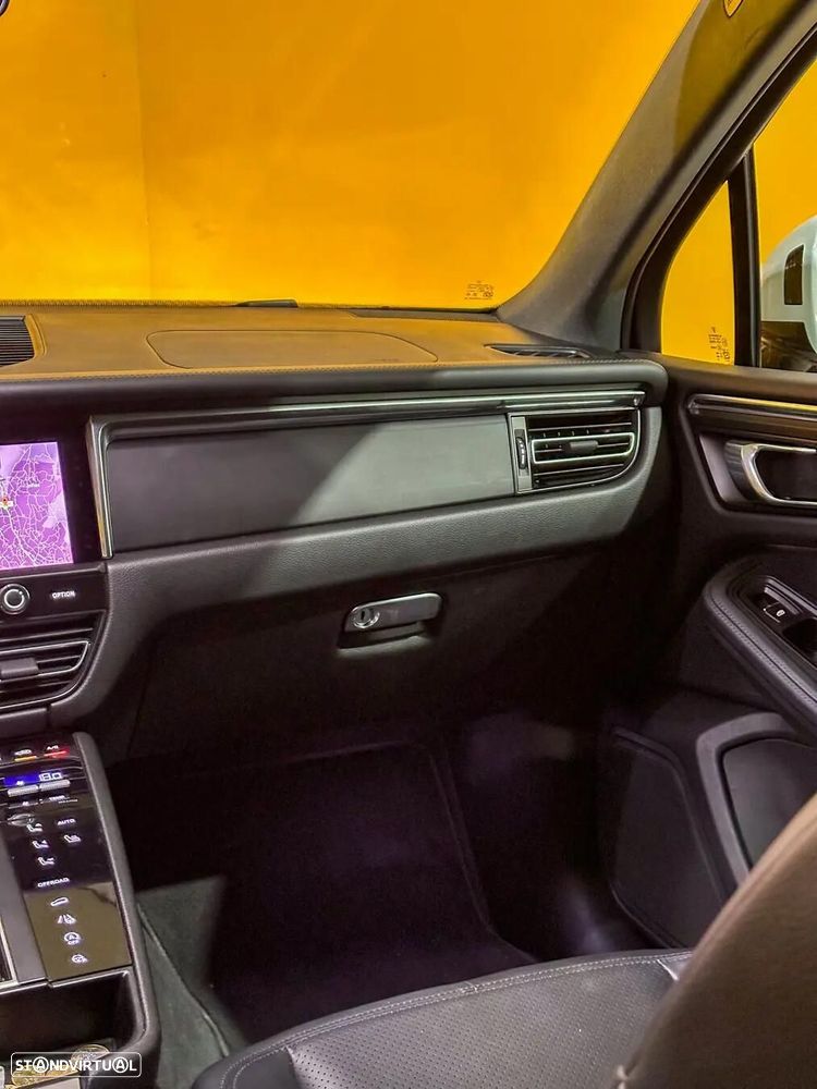 Porsche Macan T - 16