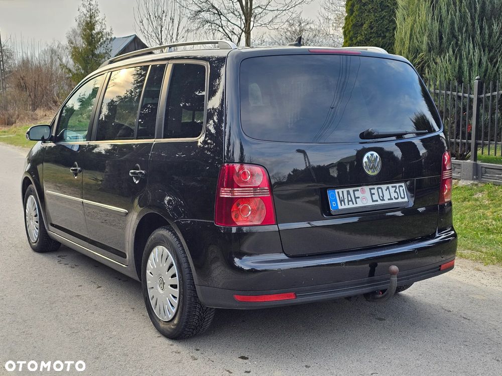 Volkswagen Touran 2.0 TDI DPF Highline - 25