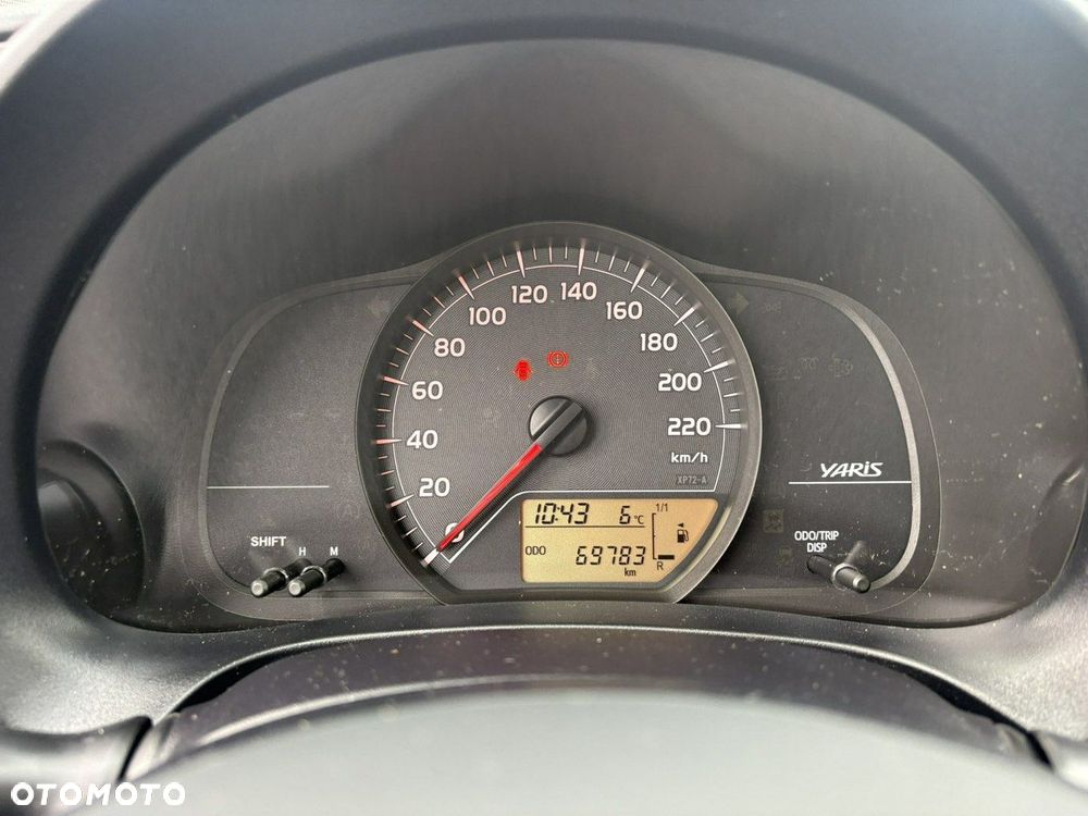 Toyota Yaris - 30