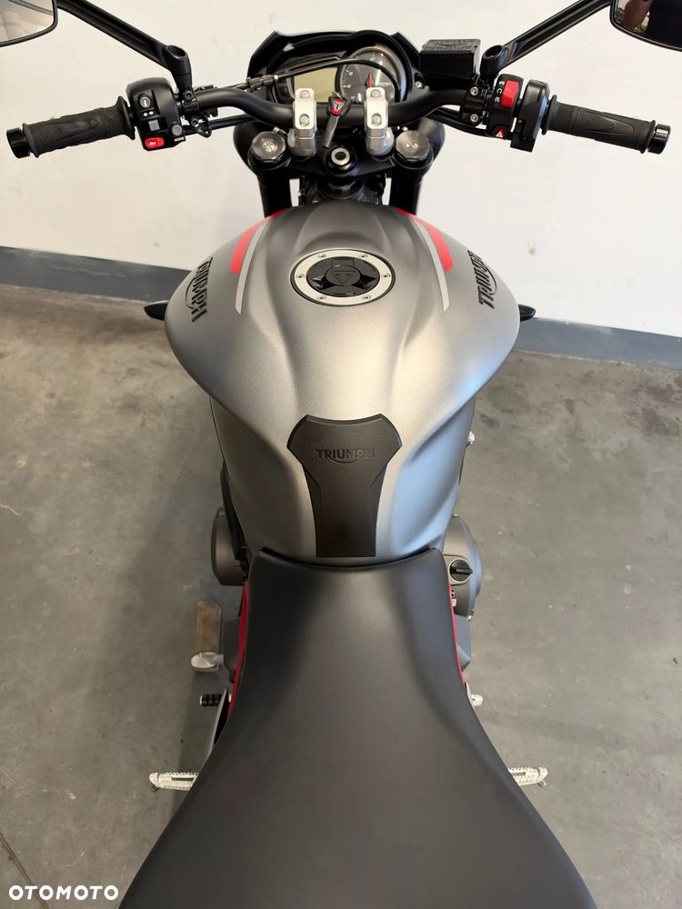 Triumph Street Triple - 39
