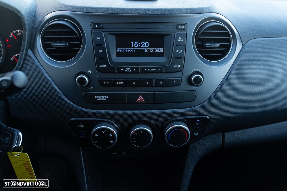 Hyundai i10 1.2 YES! Silver - 18