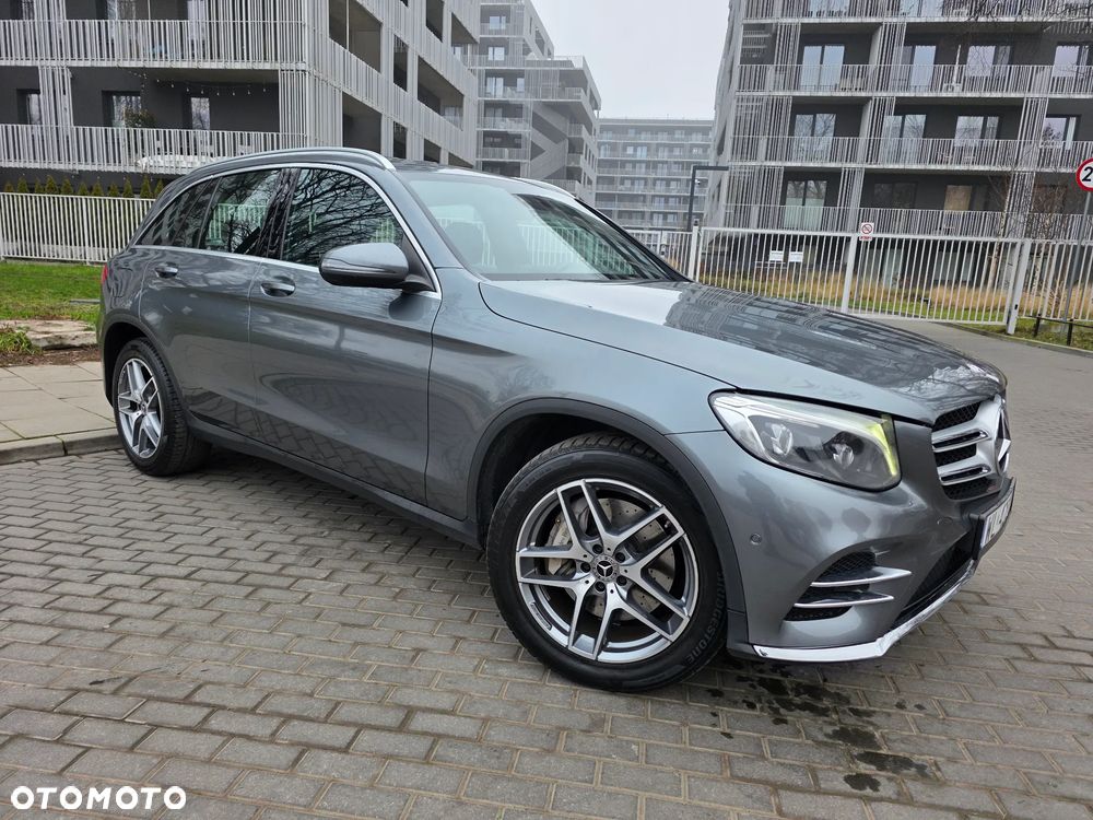 Mercedes-Benz GLC 250 4Matic 9G-TRONIC AMG Line - 1
