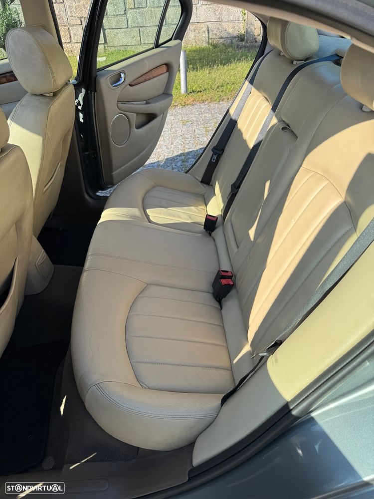 Jaguar X-Type 2.0 D Executive - 7