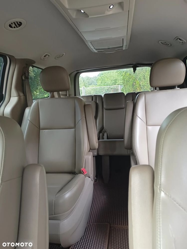 Volkswagen Routan - 17