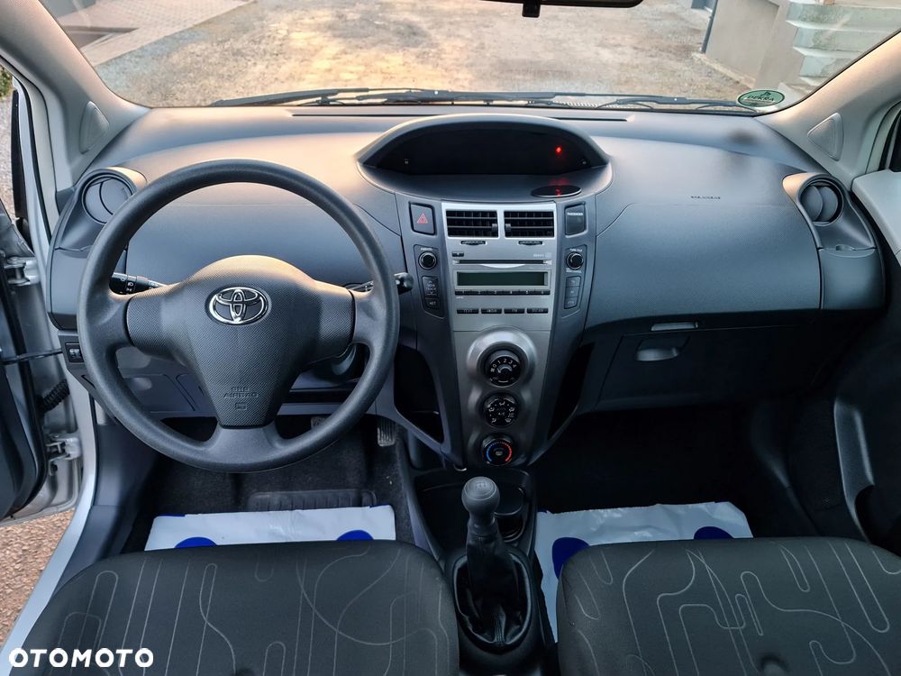 Toyota Yaris - 8