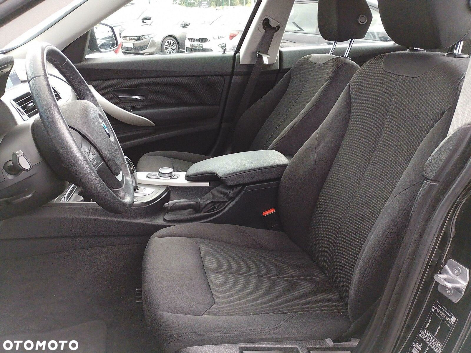 BMW Seria 3 320i GPF xDrive - 11